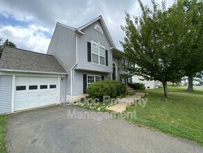 Building Photo - 16 N Jenny Lynn Rd