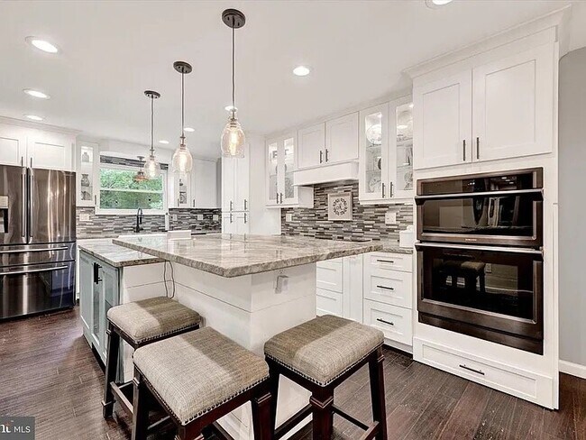 Building Photo - 4296 Wolf Hill Dr
