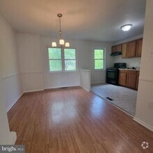 Building Photo - 8235 Tomlinson Ct