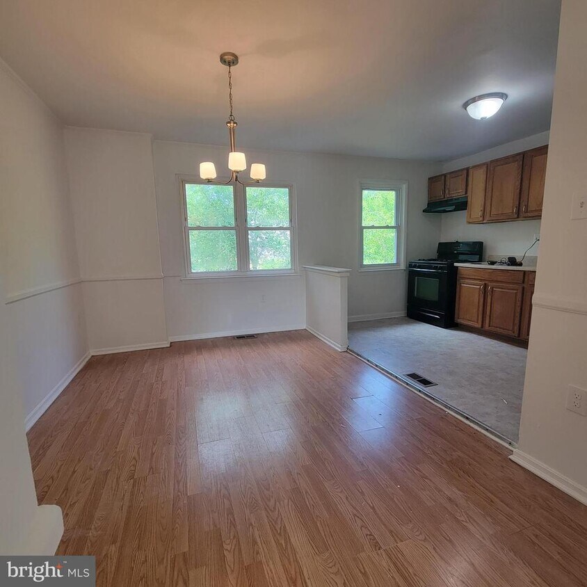 Foto principal - 8235 Tomlinson Ct