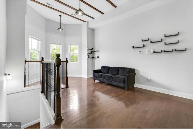 Foto del edificio - 236 E 25th St