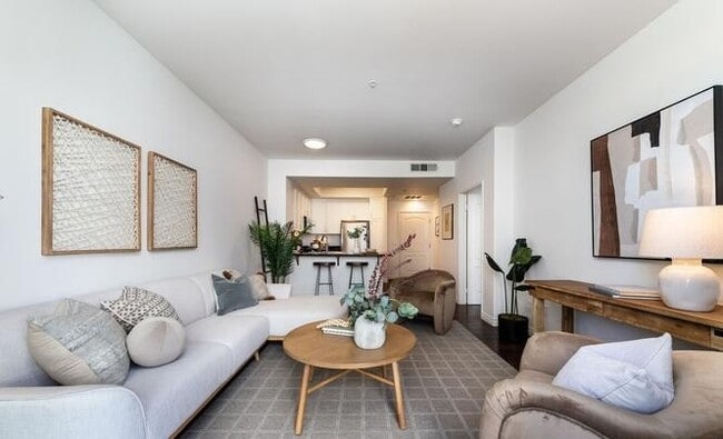 Building Photo - 4060 Glencoe Ave