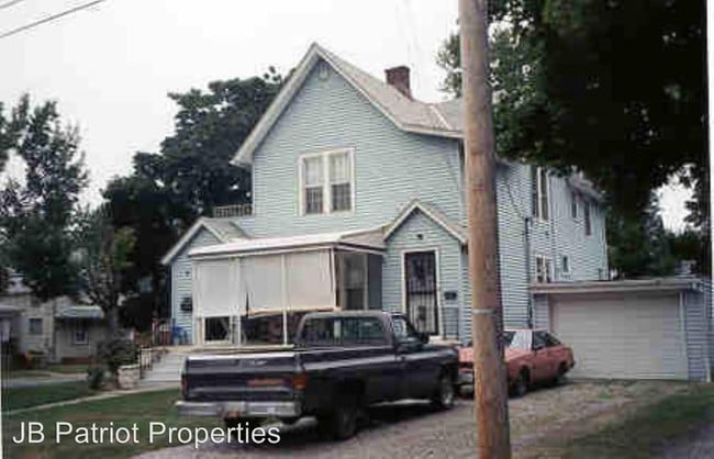 1236 W 7th St, Lorain, OH 44052 Apartment for Rent in