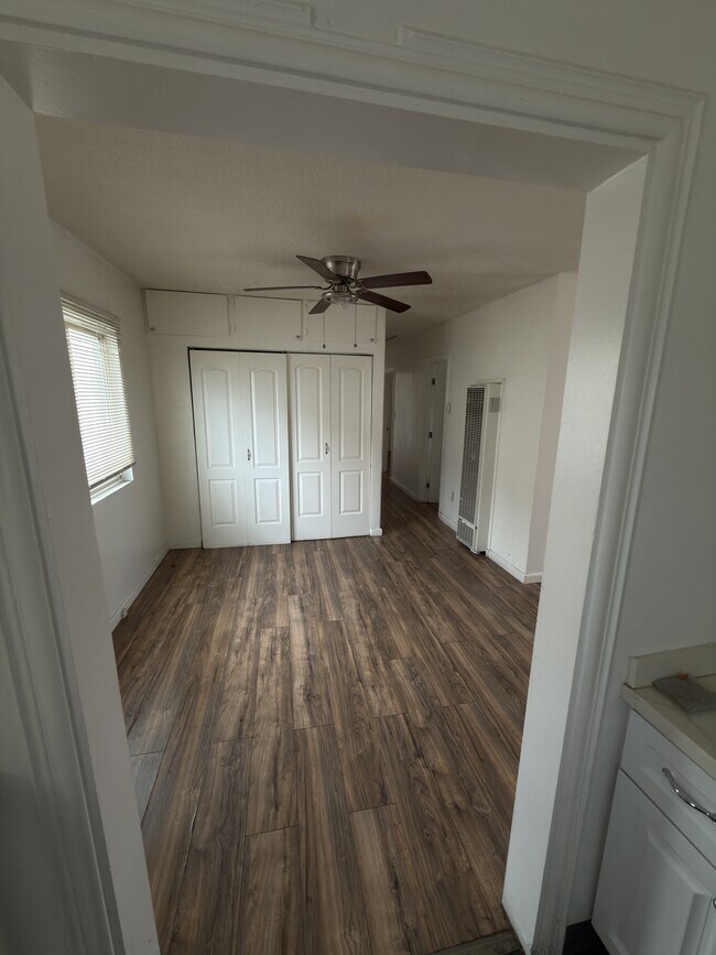 Foto del edificio - 820 W Imperial Hwy