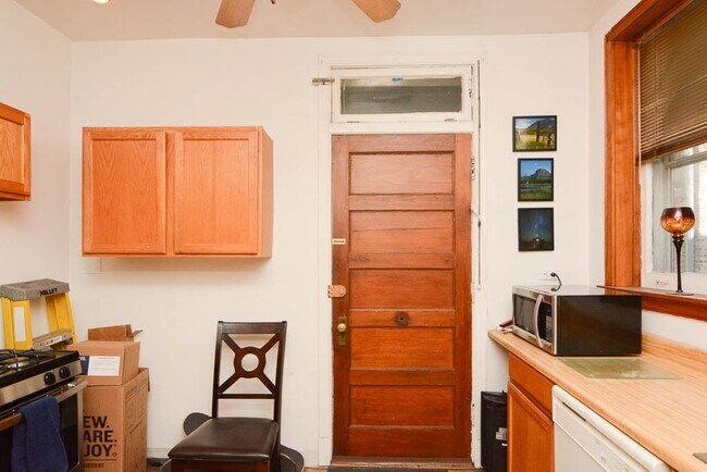 Foto del edificio - 1434 W Rosemont Ave