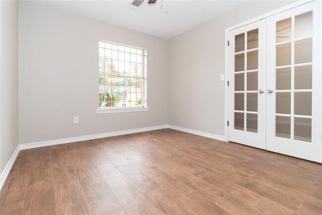 Building Photo - 8418 Rinn St