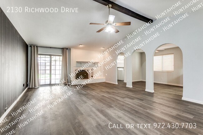 Foto del edificio - 2130 Richwood Dr