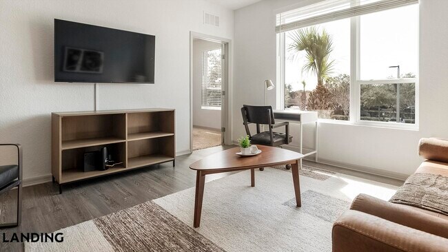 Foto del edificio - 9301 Summit Centre Way