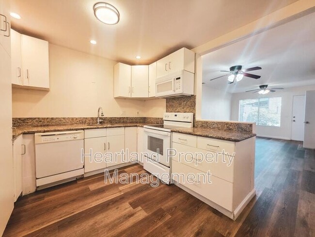 Foto del edificio - 284 Roanoke Rd