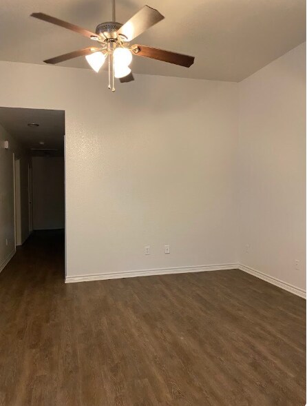 Foto del edificio - 3718 Oldenburg Ln