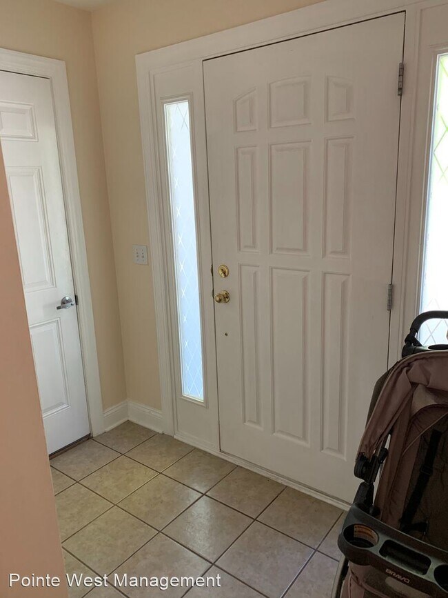 Foto del edificio - 525 Falling Branch Rd