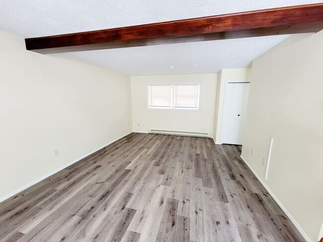 Building Photo - 3109 Evergreen Circle