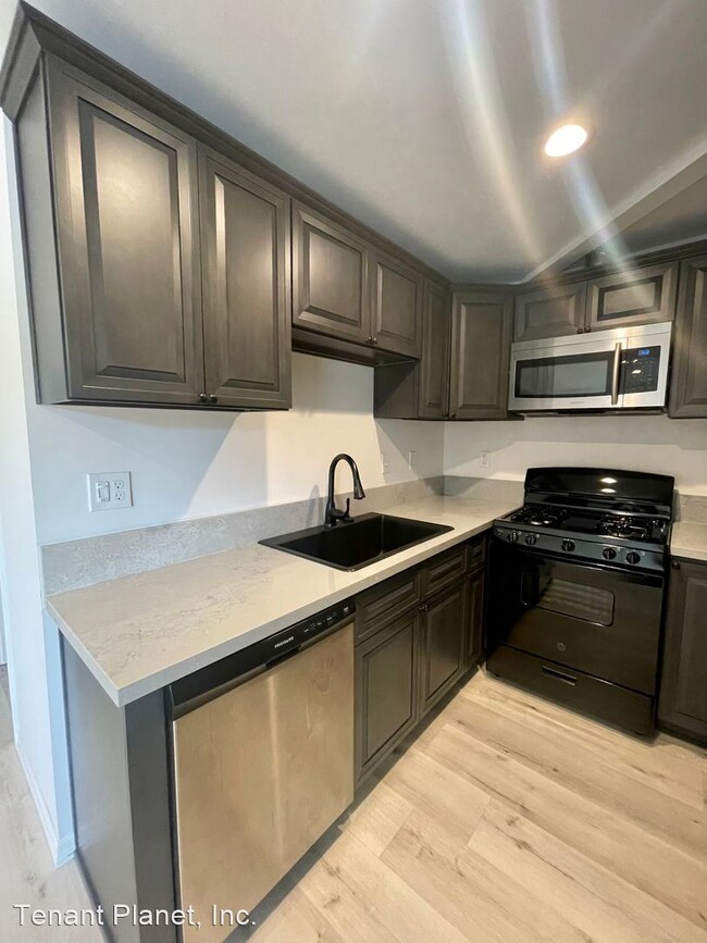 Building Photo - 2 br, 1 bath House - 126 H Street