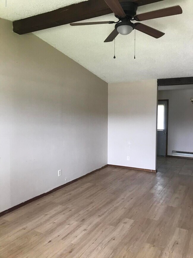 Building Photo - 8432 S Shadow Ln