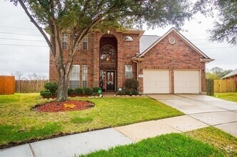 Building Photo - 16531 Village View Trail