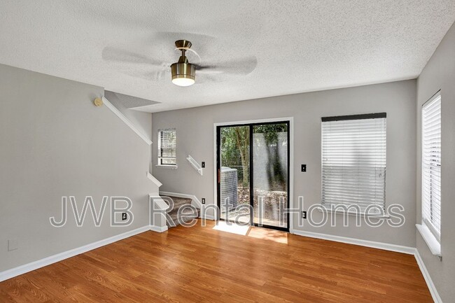 Building Photo - 4808 Playschool Dr