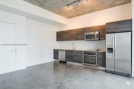 Foto del edificio - 151 SE 1st St