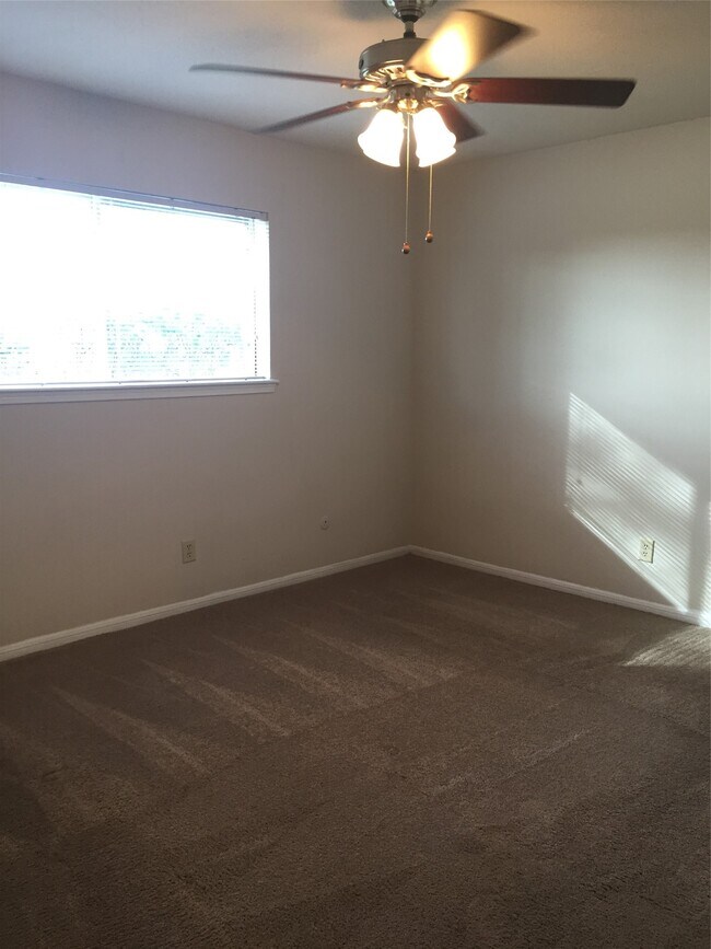 Foto del edificio - 1181 Lyric Ln