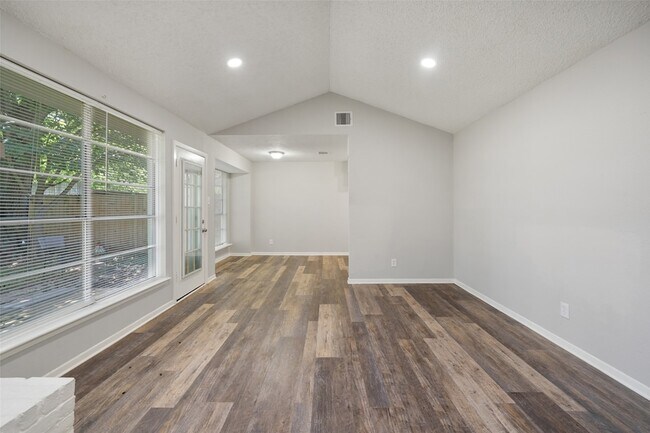Foto del edificio - 14406 Cypress Branch Dr