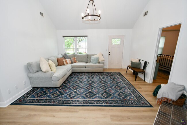 Building Photo - 107 Molland Dr