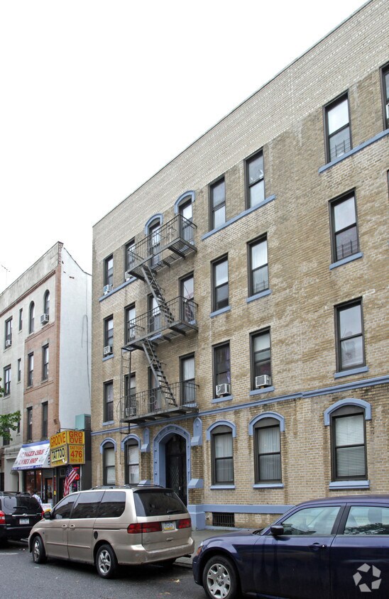 Building Photo - 470 74th St
