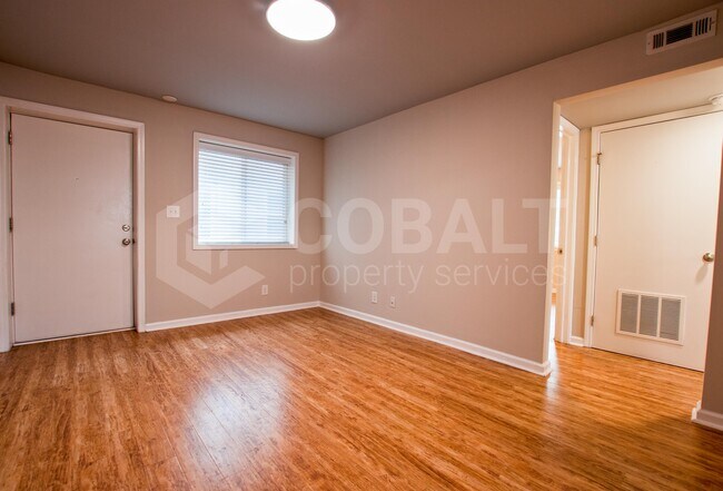 Building Photo - 271 Glen Iris Dr NE