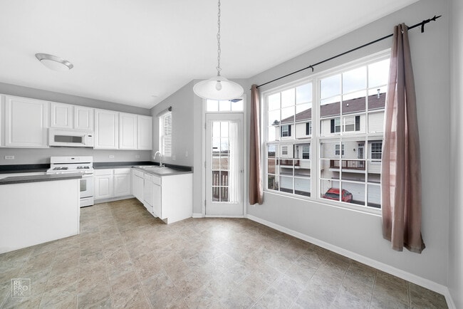 Building Photo - 1579 W Turtle Creek Ln