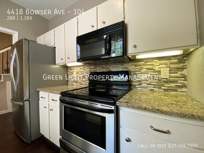 Foto del edificio - 4418 Bowser Ave