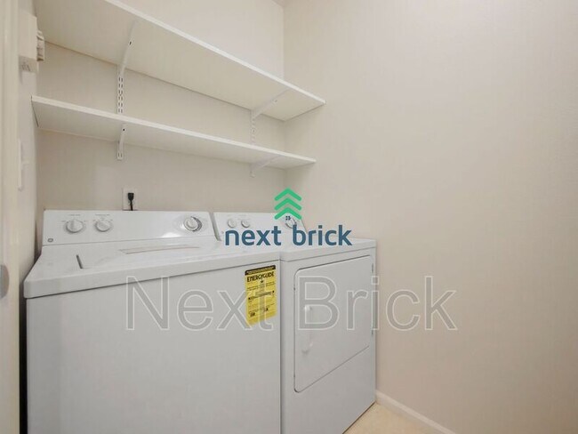 Building Photo - 217 S 49th St