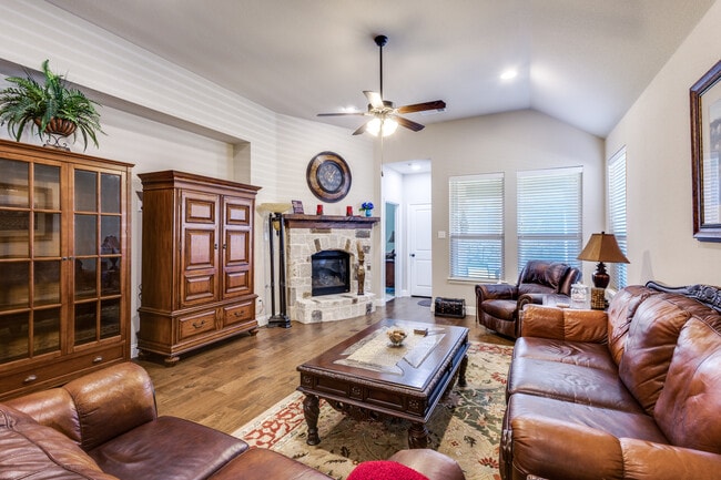 Foto del edificio - 2204 Yorktown Dr
