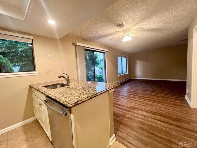 Building Photo - 127A Chatham Dr