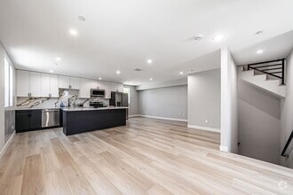 Building Photo - 2223 S Highland Ave