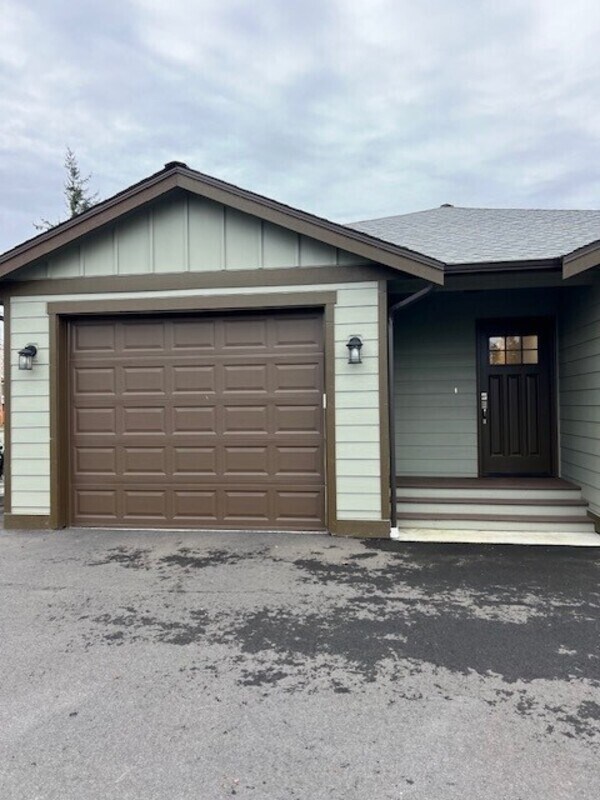 614 Mead Ave, Everson, WA 98247 Condo for Rent in Everson, WA