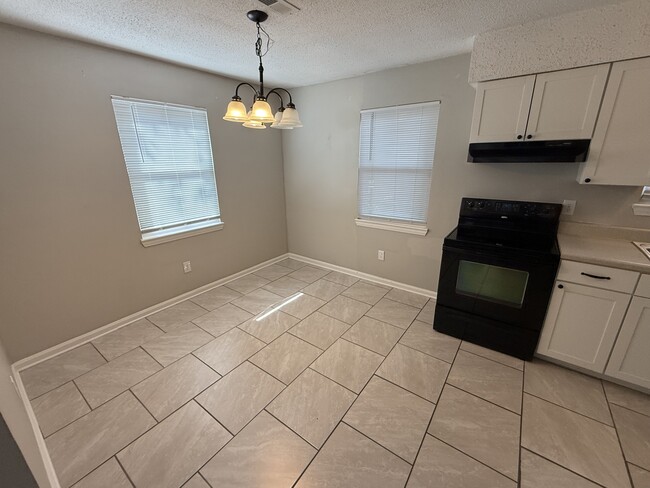 Building Photo - 4004 Clio Ave