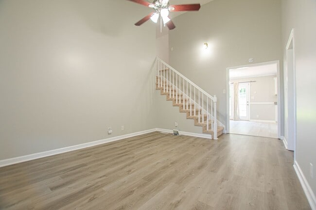 Building Photo - 1701 Autumnwood Blvd