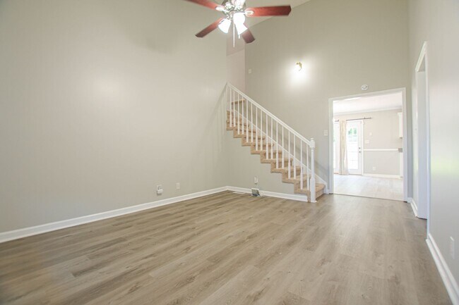 Foto del edificio - 1701 Autumnwood Blvd