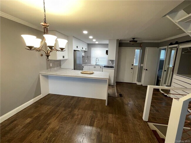 Foto del edificio - 18 Brewster Woods Dr