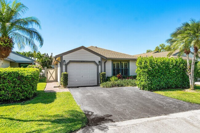 Foto del edificio - 2579 Bedford Mews Dr