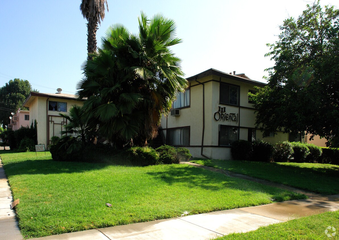 Foto del edificio - 1028 W F St