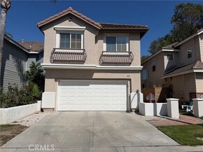 Building Photo - 162 Sims Way