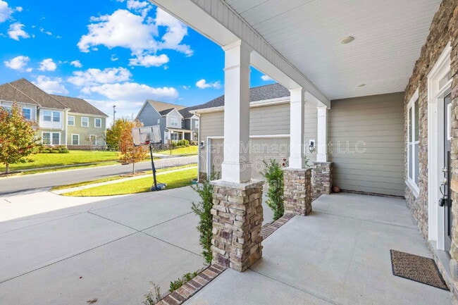 Building Photo - 4004 Petersburg Dr