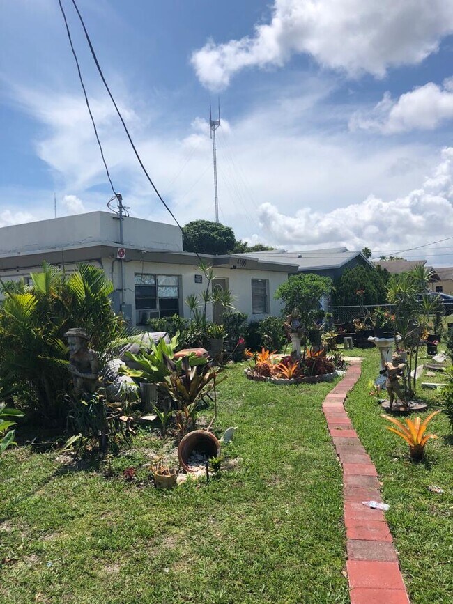 Foto del edificio - 4400 SW 23rd St