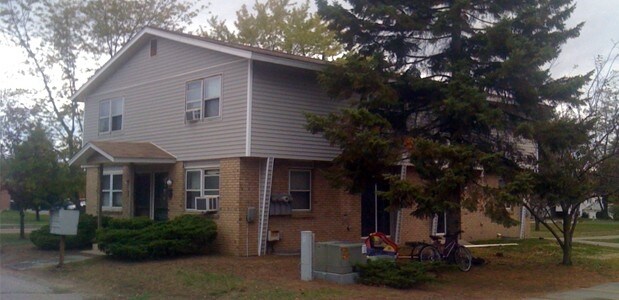 Apartment Building - 355 Ethan Allen Pky