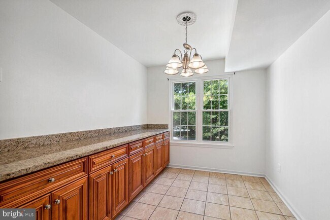Building Photo - 2401 Normandy Square Pl