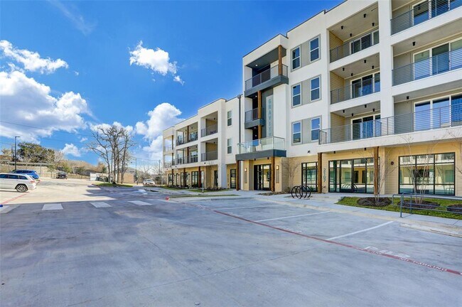 Foto del edificio - 4801 Springdale Rd