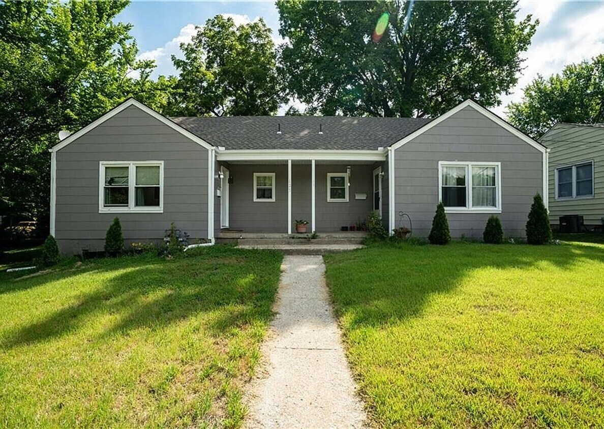 Foto principal - 621-623 N Pleasant St