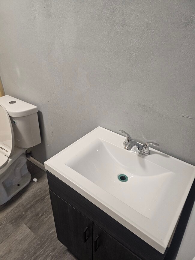 Building Photo - 8 Honeysuckle Dr