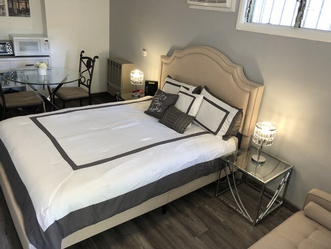 Foto del edificio - 7707 Romaine St