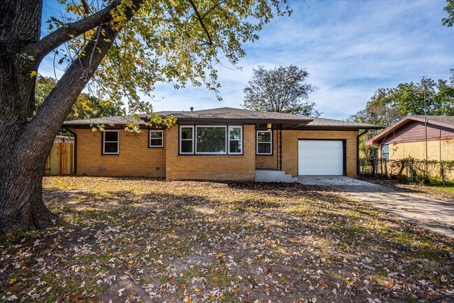 Building Photo - 809 N Ross Ave