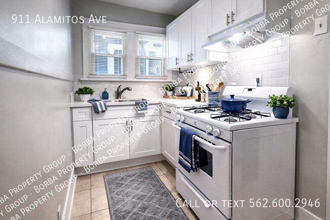 Building Photo - 911 Alamitos Ave